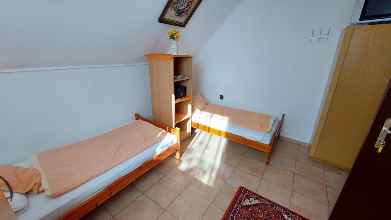 Pihenes A Malomtonal Privat Berlemeny Guest House Таполца Екстериор снимка